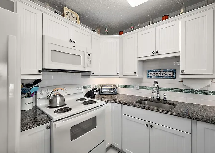 2 Bedroom Braemar Towers In An Amazing Setting & Ocean Views Holiday home