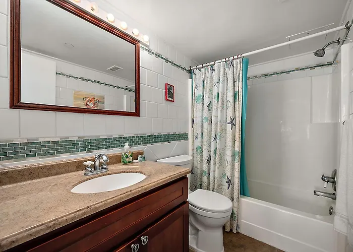 2 Bedroom Braemar Towers In An Amazing Setting & Ocean Views *