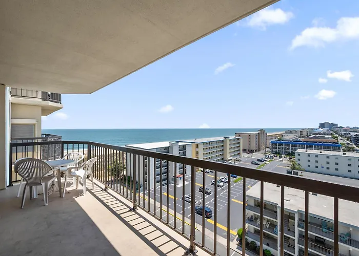 2 Bedroom Braemar Towers In An Amazing Setting & Ocean Views Holiday home *