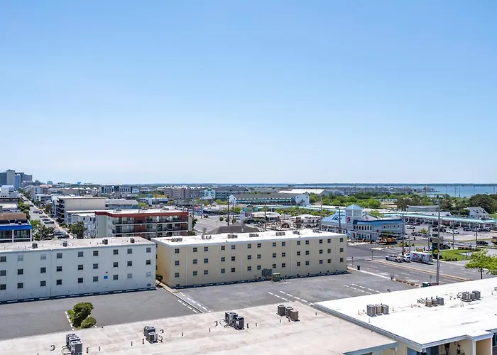 2 Bedroom Braemar Towers In An Amazing Setting & Ocean Views *