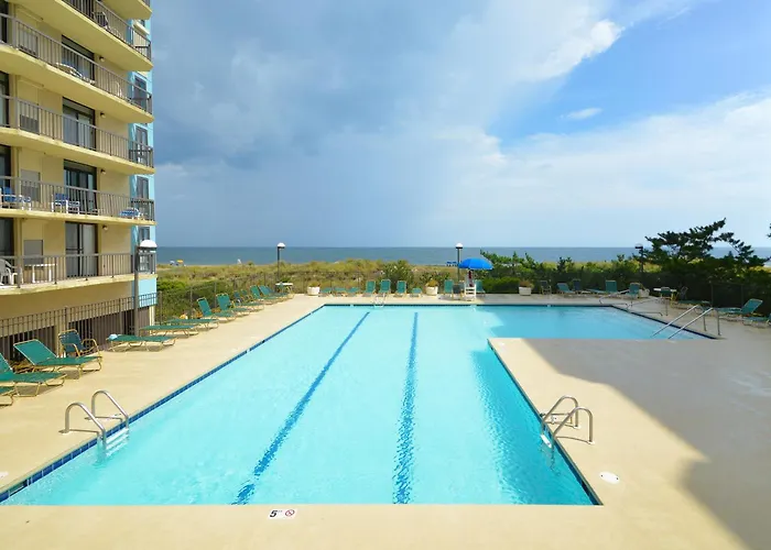 2 Bedroom Braemar Towers In An Amazing Setting & Ocean Views Holiday home